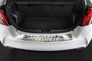 Galinio bamperio apsauga Toyota Yaris III Facelift Hatchback (2014-2020)