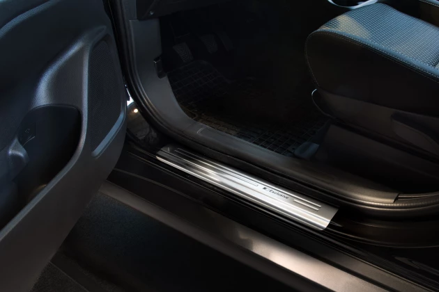 Slenksčių apsaugos Mitsubishi Outlander III (2013-2021) Slenksčių apsaugos Mitsubishi Outlander III (2013-2021)